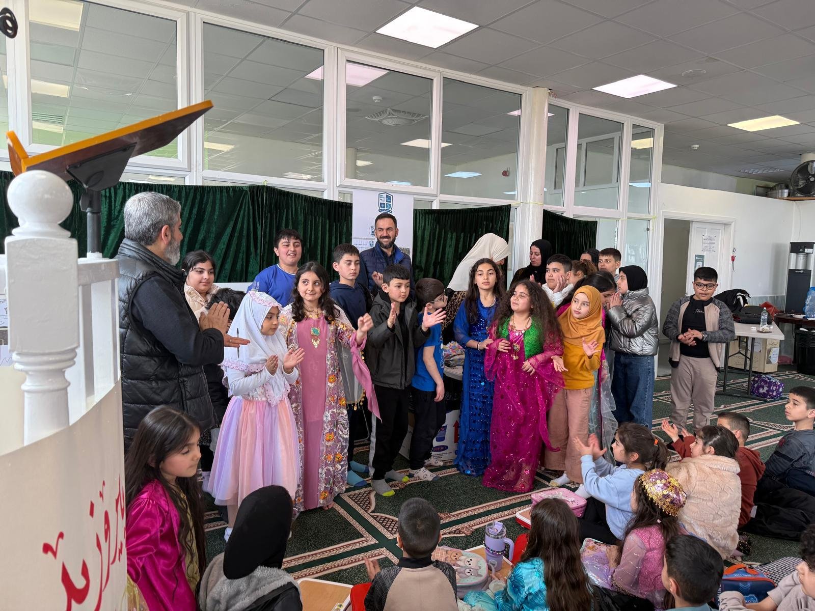 ئاهەنگیێکی خنجیلانە بەڕێوە چوو لە خوێندنگەی نالی بۆ خوێندکارە ئازیزەکانمان  بە بۆنەی جەژنی ڕەمەزانی پیرۆز و هەروەها ساڵیادی  نەتەوەی بۆنەی  نەورۆز کوردی